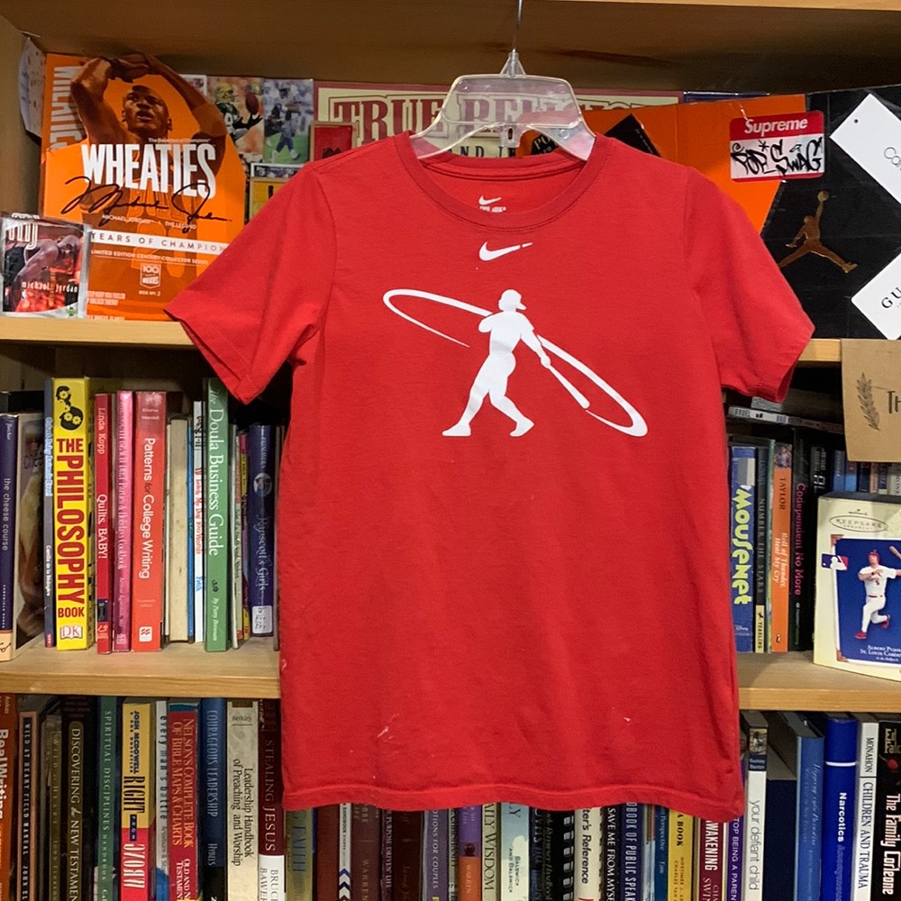 NIKE-boy’s red ‘ATHLETIC CUT’ short sleeve crewneck graphic THE NIKE TEE shirt